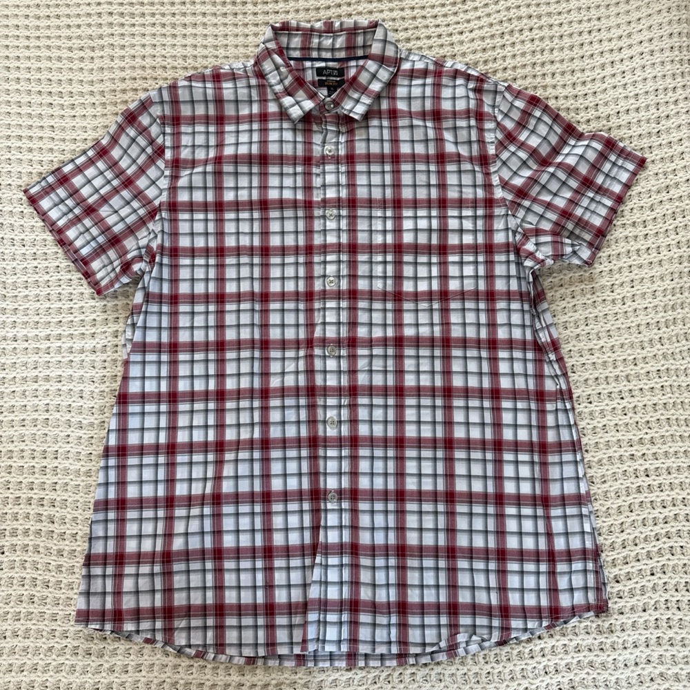 Apt. 9 Men's Red and White Checkered Shirt